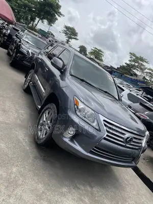 Lexus LX 2015