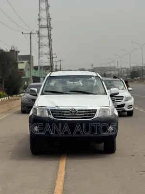 Toyota Hilux 2011 White
