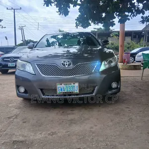Toyota Camry LE 4dr Sedan (2.5L 4cyl 6AM) 2010 Gray