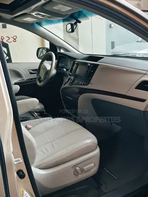 Toyota Sienna XLE 8 Passenger 2012