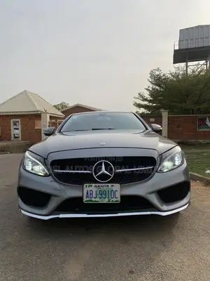 Mercedes-Benz C300 Luxury 4dr AWD 4Matic Sedan (2.0L 4cyl 7A) 2015 Gray