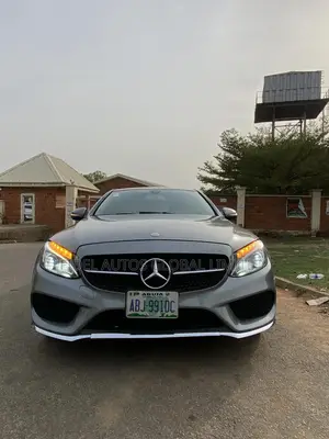 Mercedes-Benz C300 Luxury 4dr AWD 4Matic Sedan (2.0L 4cyl 7A) 2015 Gray