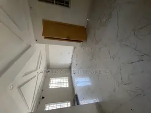4bdrm Apartment in Lekki Phase 2 for rent