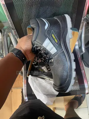 Safety Boots – Steel Toe Cap Work Boots | Industrial Safety Shoes