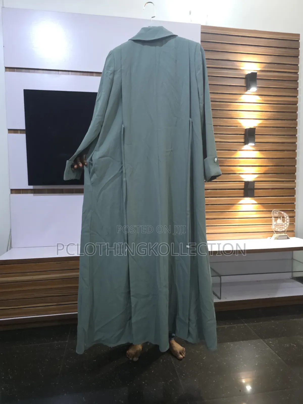 Simple and Gorgeous Abaya