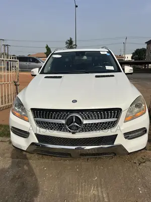 Mercedes-Benz M Class ML350 4MATIC 4dr SUV AWD (3.5L 6cyl 7A) 2014