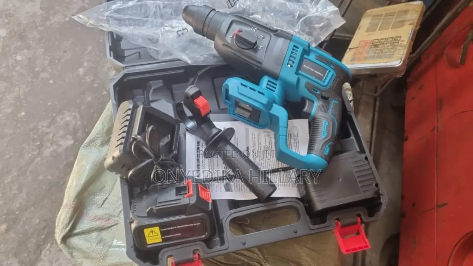 Reachergeable Hammer Machine