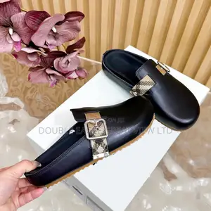 Burberry Clogs