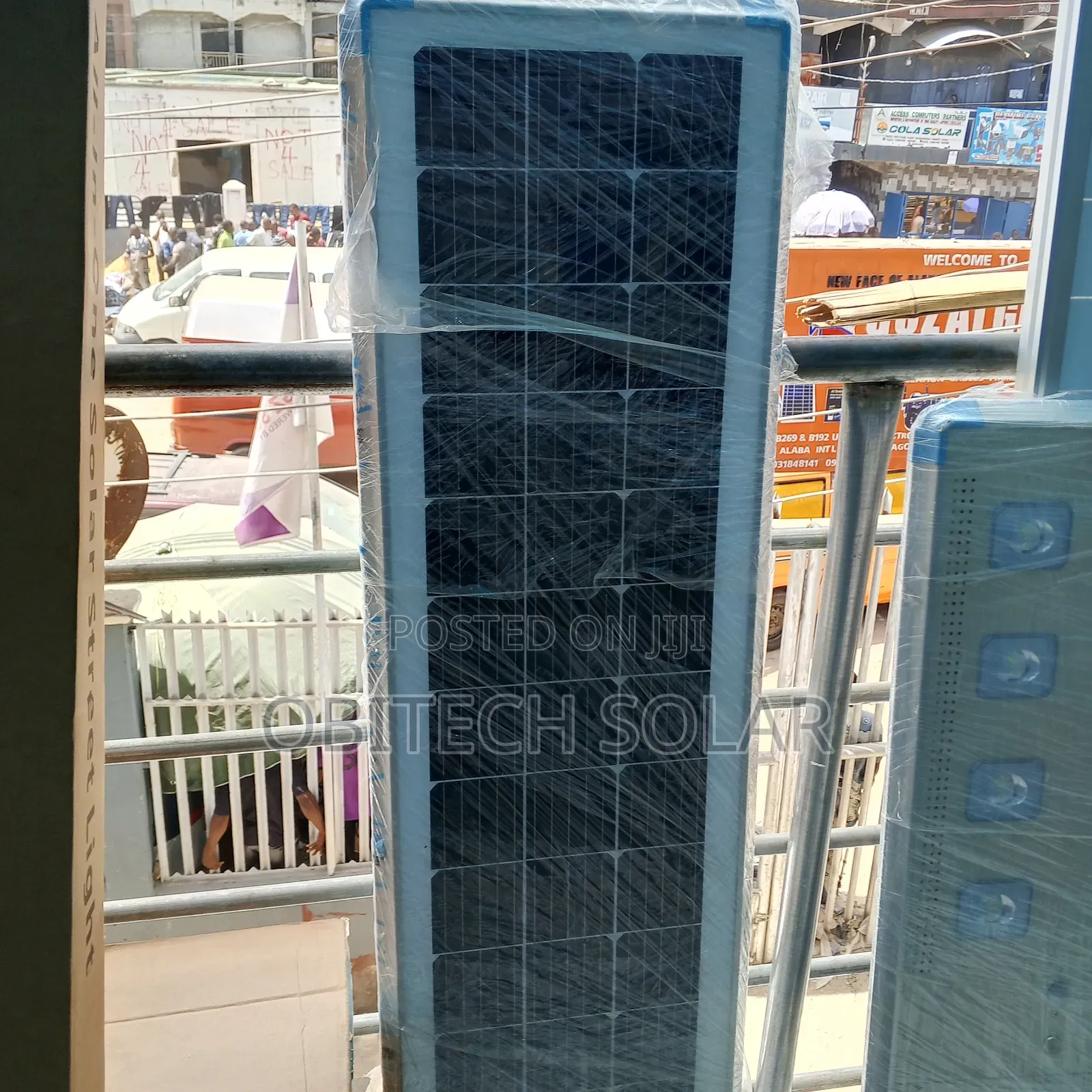 12eyes Solar Street Light