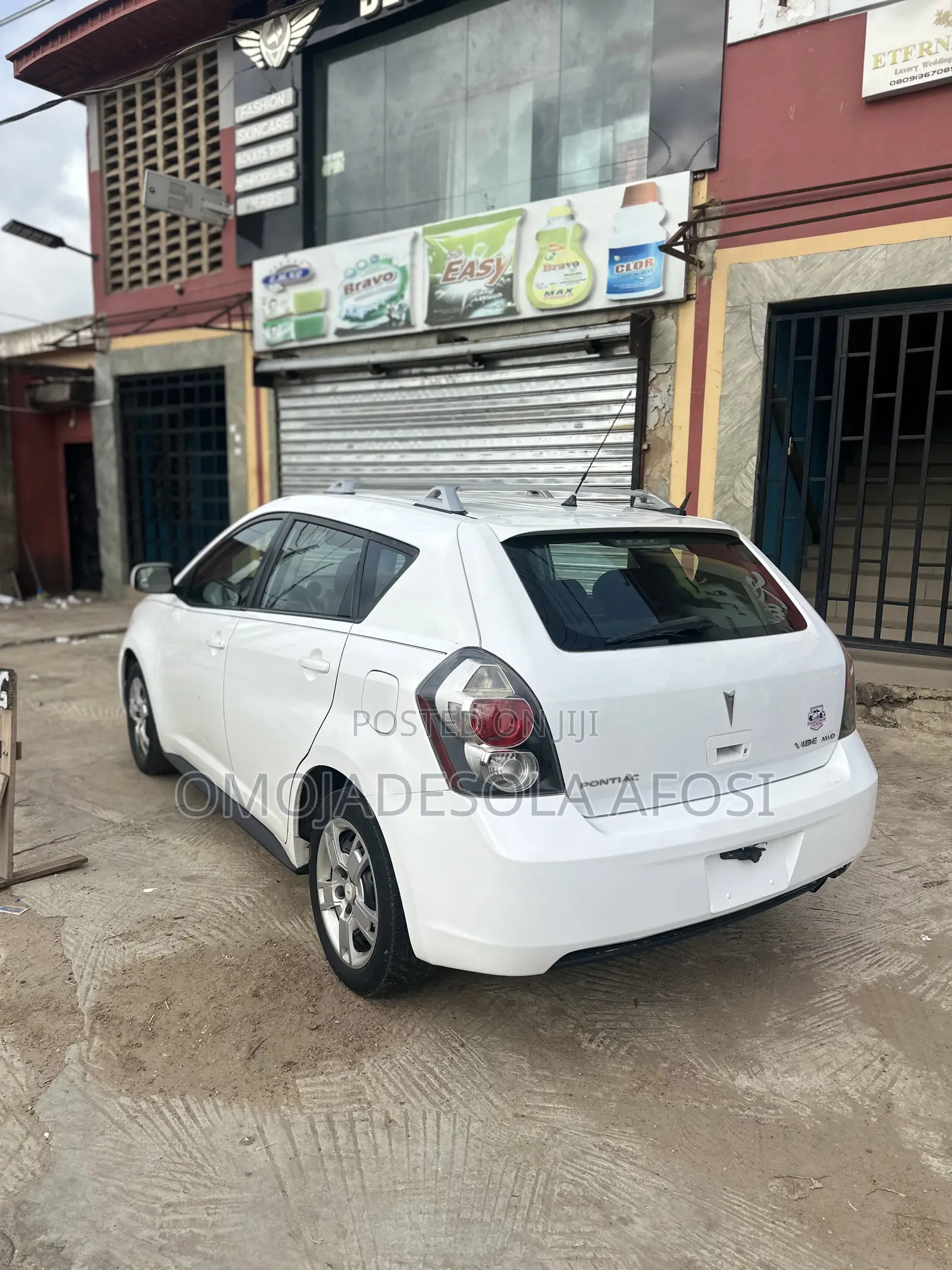 Pontiac Vibe 2009 White