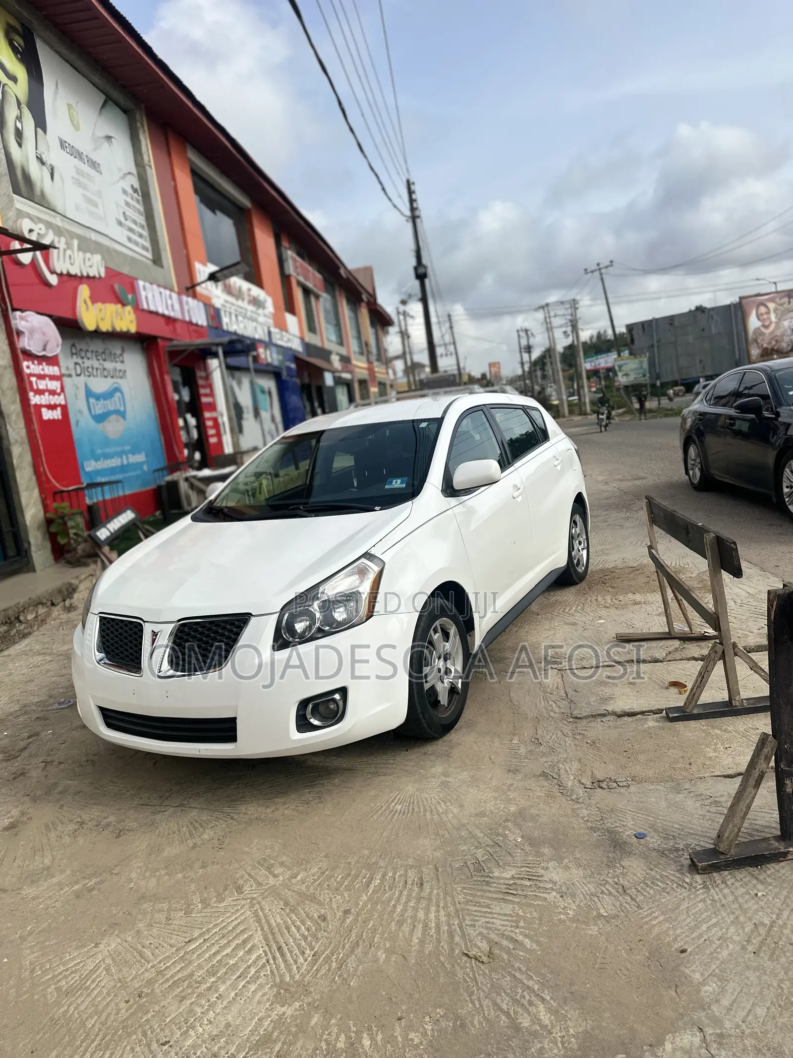 Pontiac Vibe 2009 White