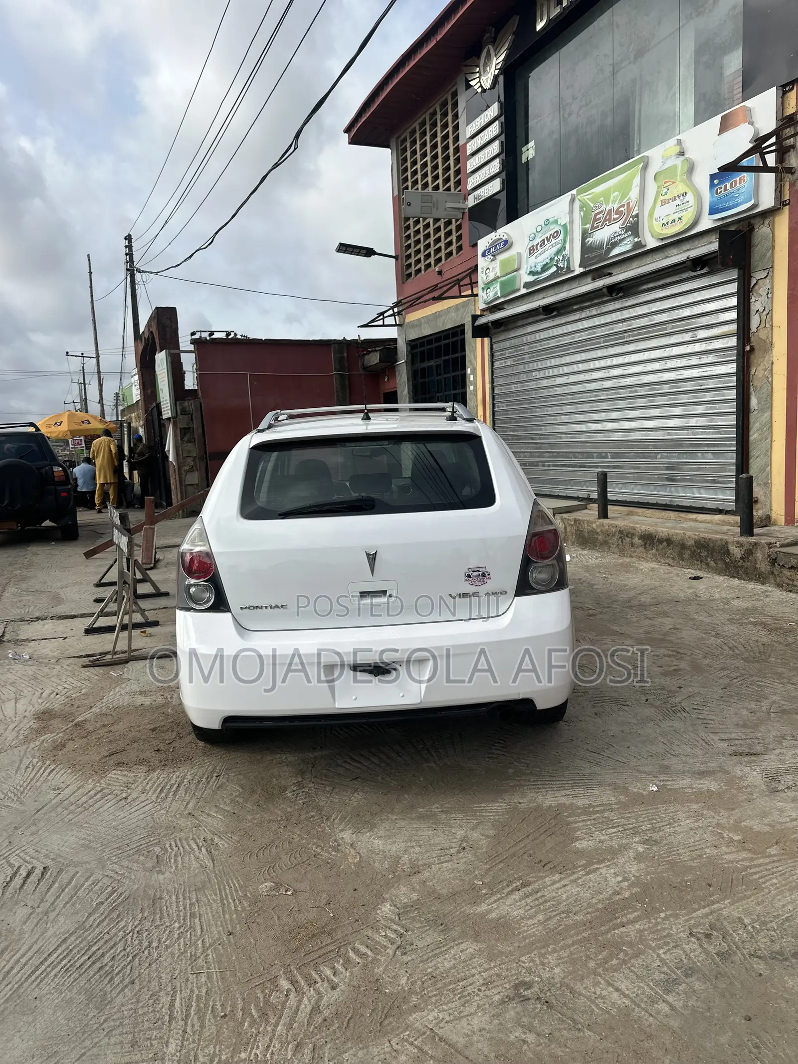Pontiac Vibe 2009 White