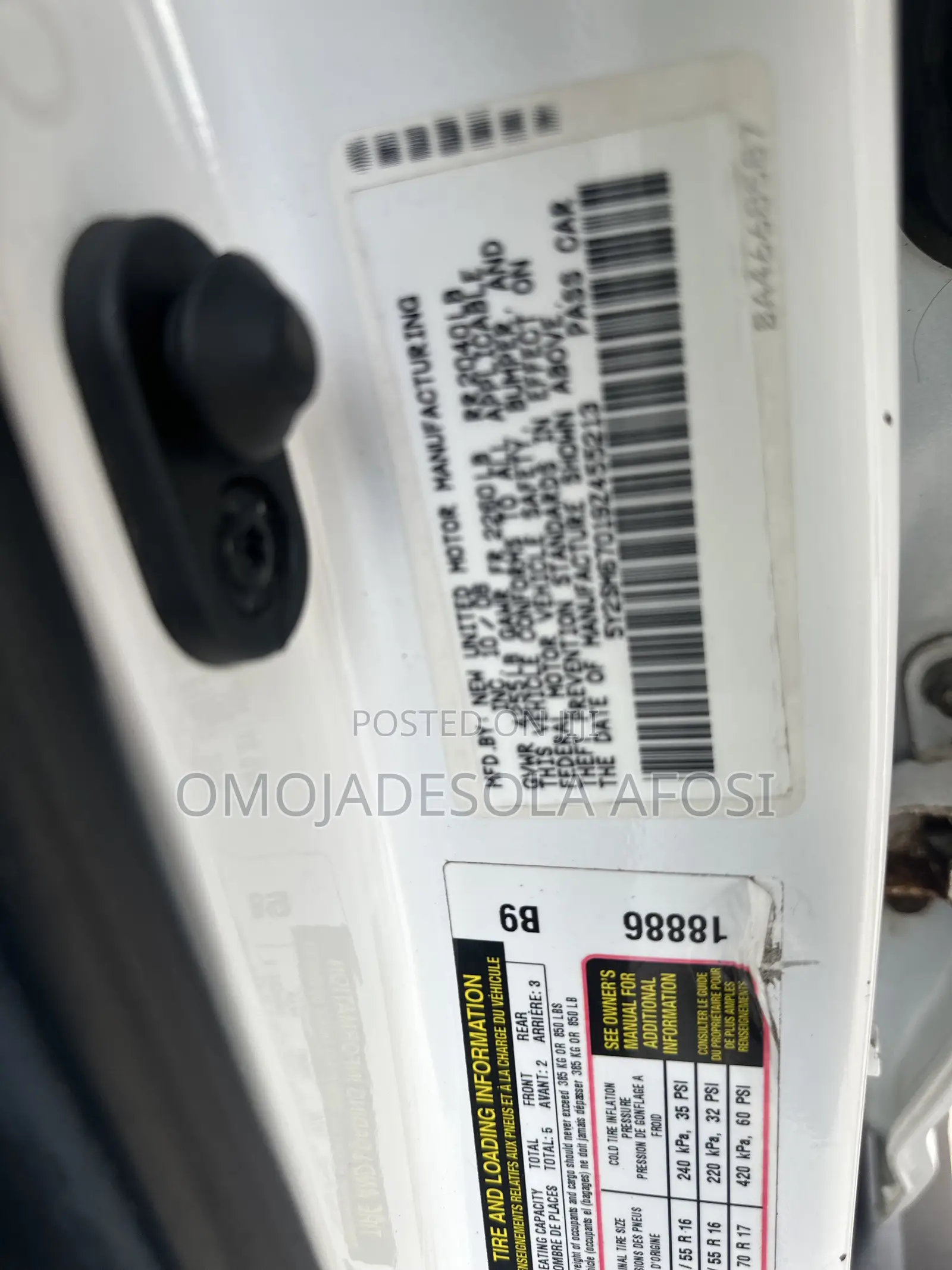 Pontiac Vibe 2009 White