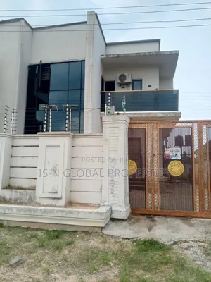 5bdrm House in Warri for sale
