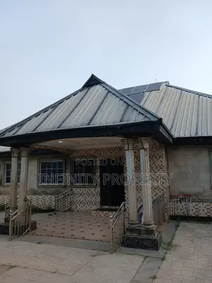 4bdrm Bungalow in Amagba Estate, Benin City for sale