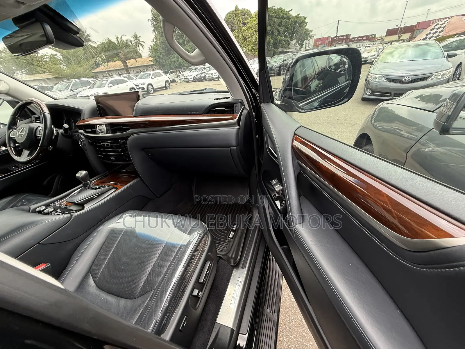 Lexus LX 570 AWD 2017 Black
