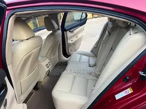 Lexus ES 2014 Red