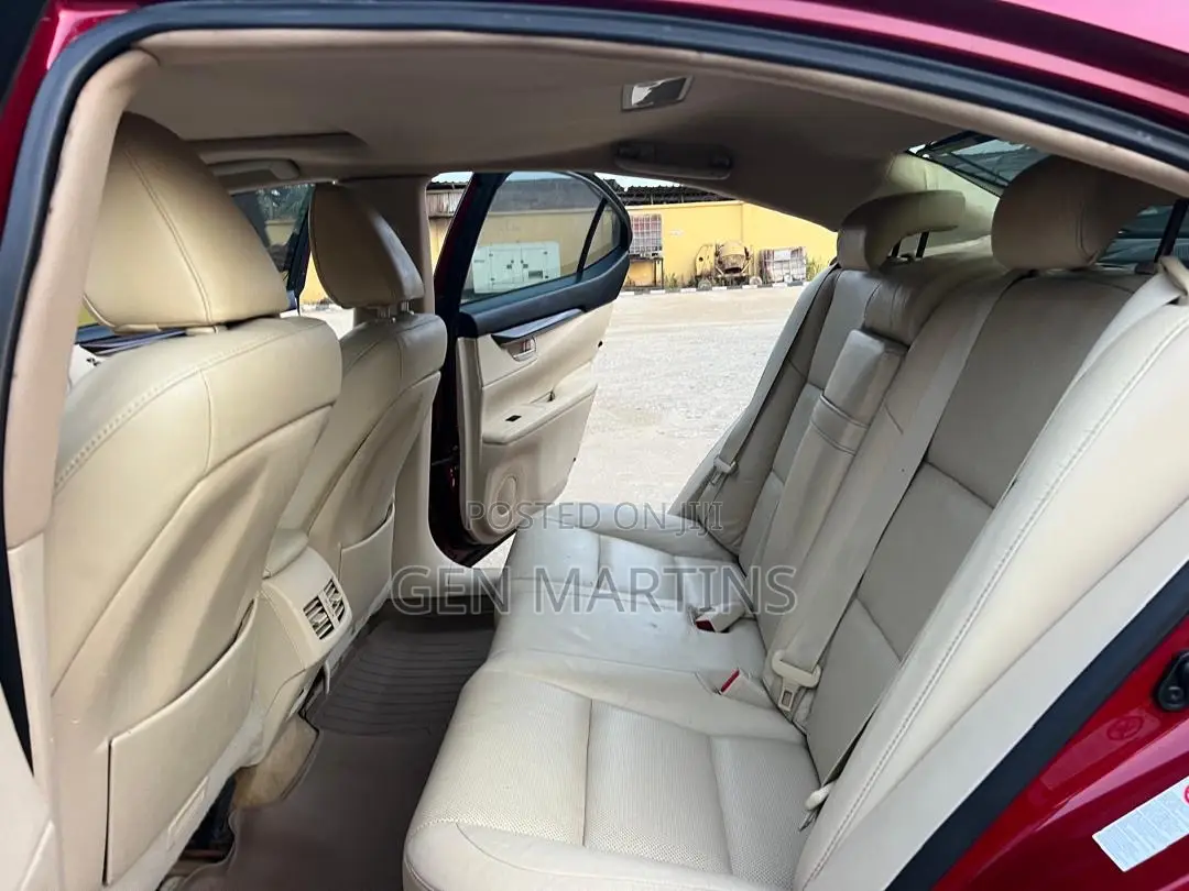 Lexus ES 2014 Red