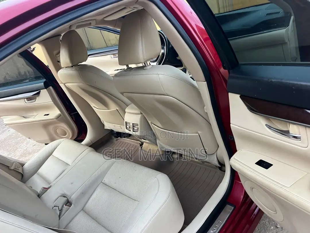 Lexus ES 2014 Red