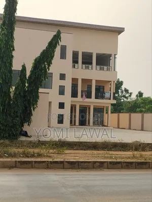 5bdrm House in Pakuro for sale
