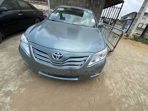 Toyota Camry XLE 4dr Sedan (2.5L 4cyl 6A) 2011 Green