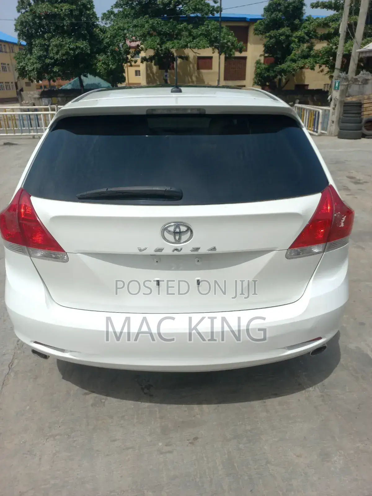 Toyota Venza 2011 White