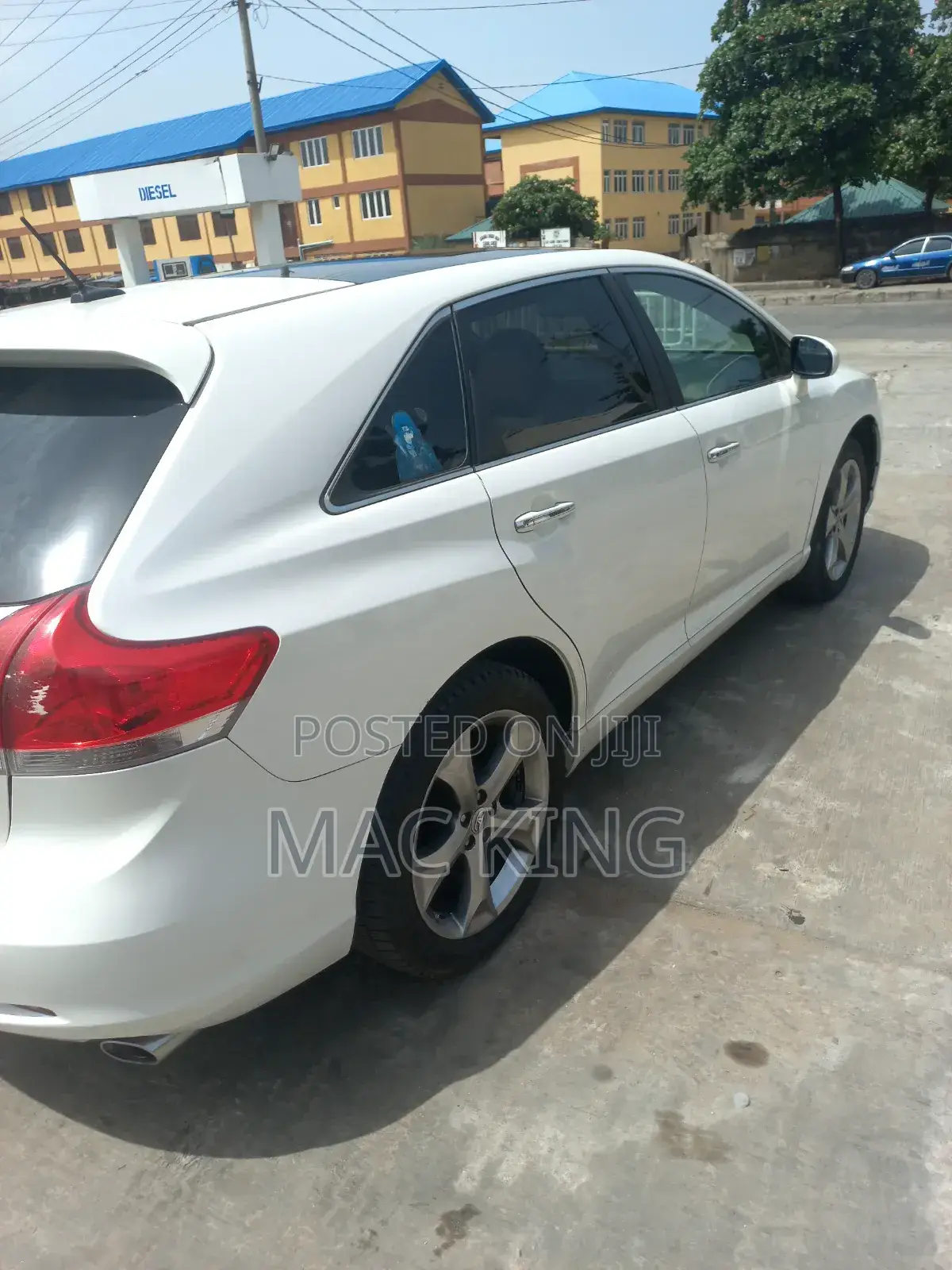 Toyota Venza 2011 White