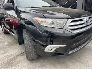 Toyota Highlander SE 2012 Black