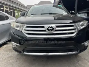 Toyota Highlander SE 2012 Black