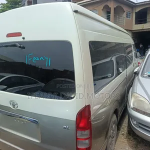 Toyota HiAce 2008 White