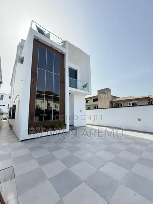 5bdrm House in Chevron for sale