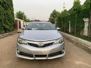 Toyota Camry XLE 4dr Sedan (2.5L 4cyl 6A) 2013 Silver