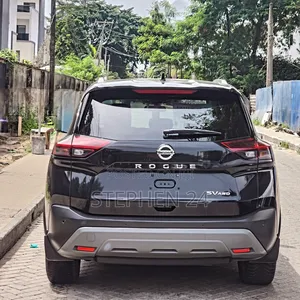 Nissan Rogue SV 2021 Black
