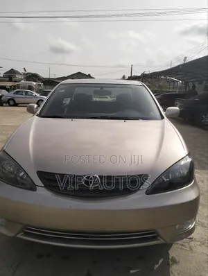 Toyota Camry LE 4dr Sedan (2.4L 4cyl 5M) 2003 Gold