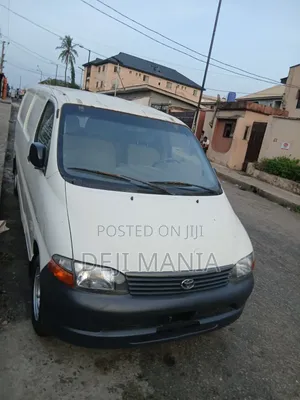 Toyota HiAce 2003 White