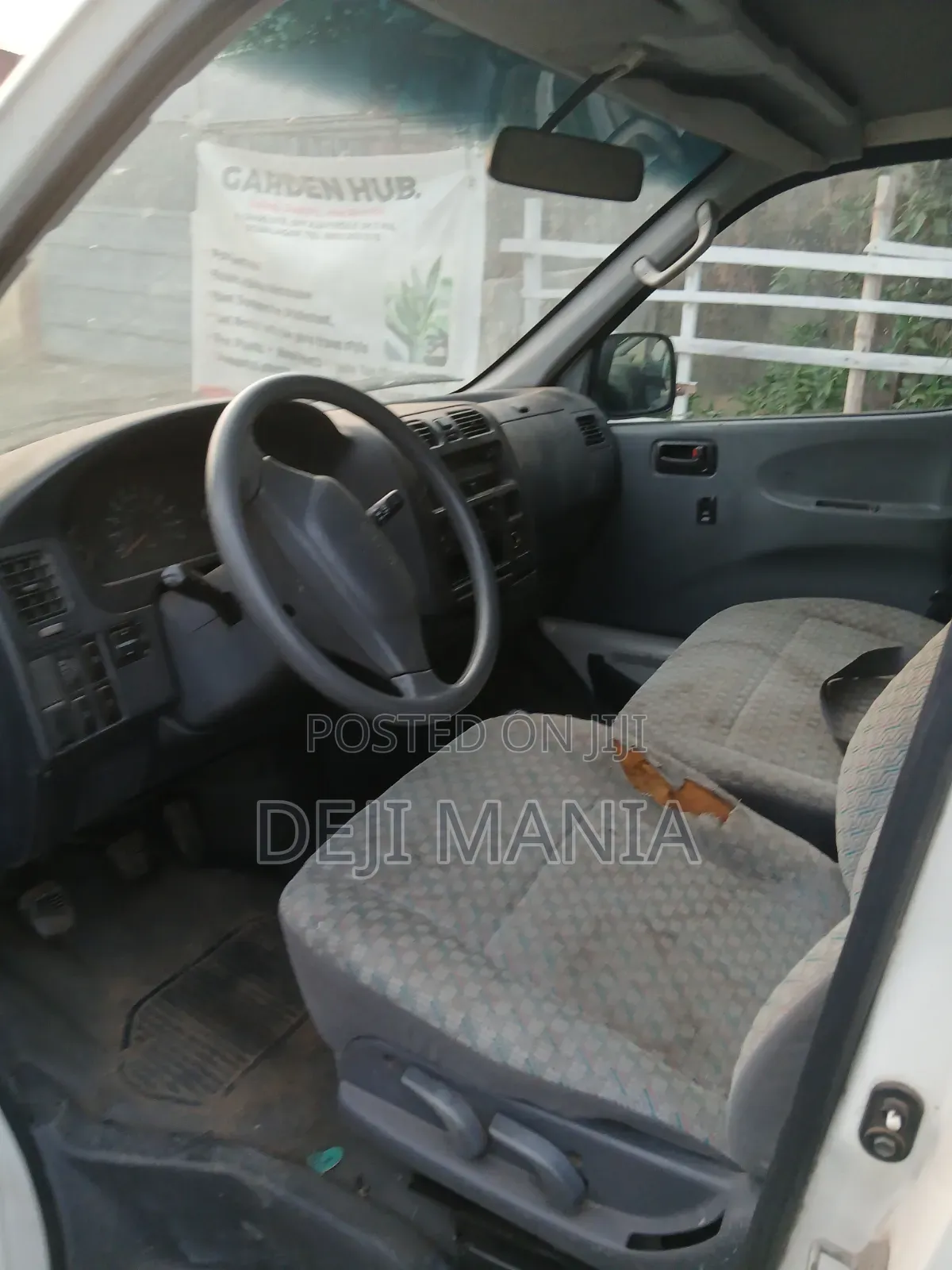 Toyota HiAce 2003 White