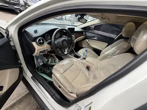 Mercedes-Benz GLA-Class GLA250 4MATIC 4dr SUV AWD (2.0L 4cyl Turbo 7AM)