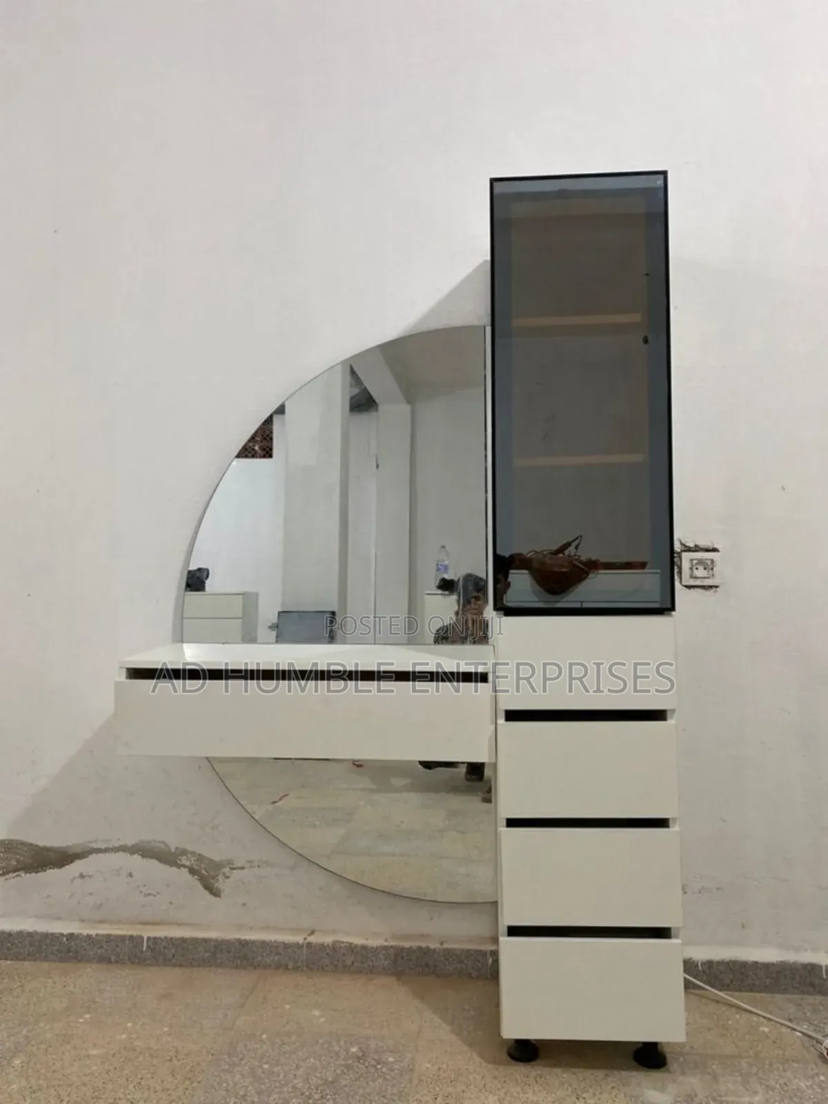 Vanity Box With Side Shelf