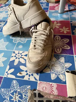 Bershka Sneaker