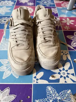 Bershka Sneaker