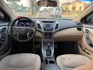 Hyundai Elantra SE 4dr Sedan (1.8L 4cyl 6A) 2015 Red