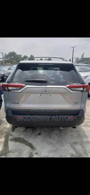Toyota RAV4 2022 Silver
