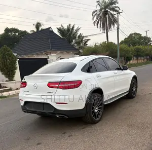Mercedes-Benz GLC-Class 2019 White