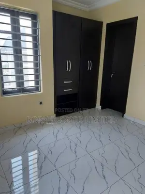 3bdrm Block of Flats in New Road, Lekki Phase 2 for rent