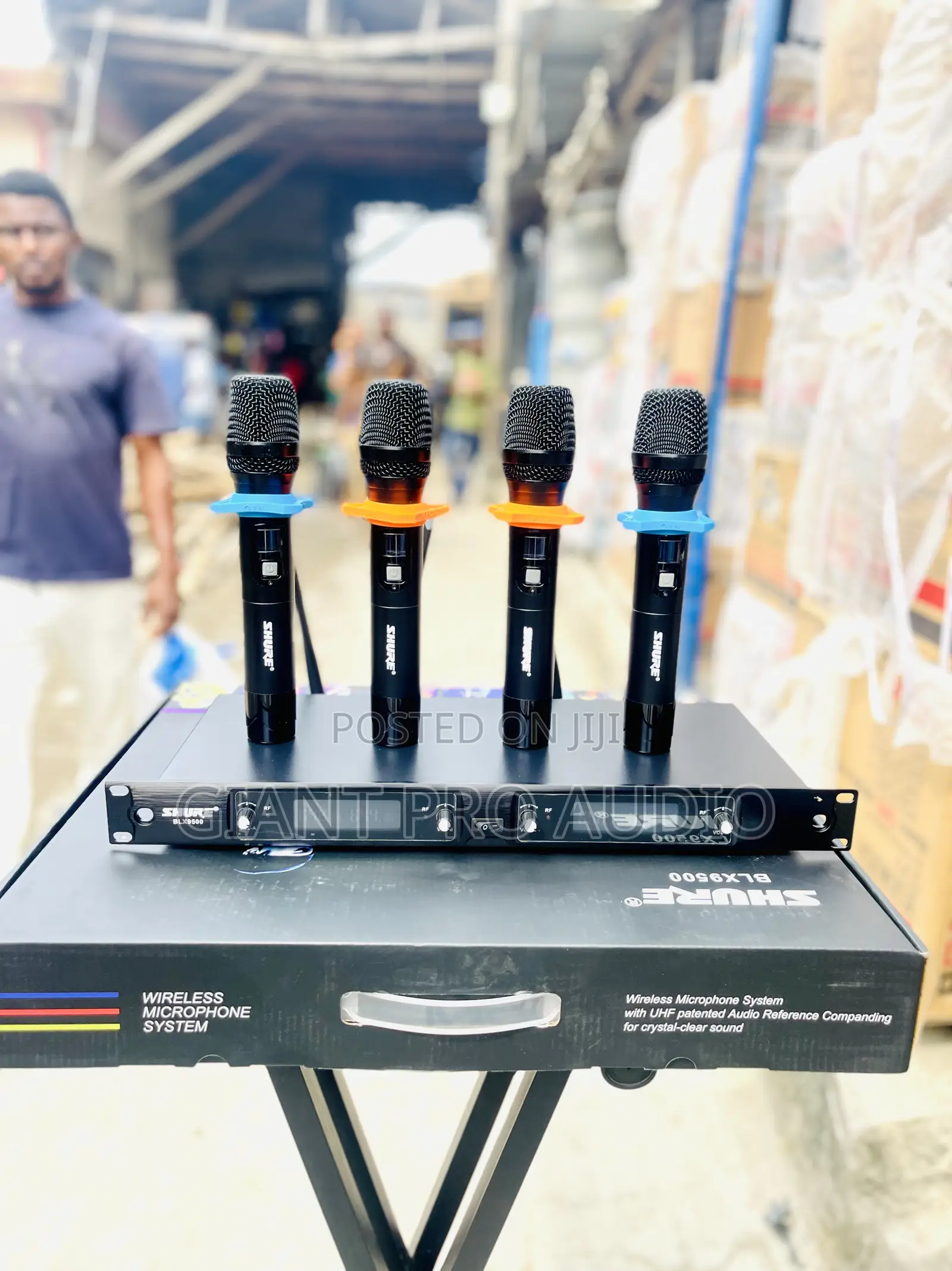 Shure Blx9500 4 in 1 Wireless Microphone System .