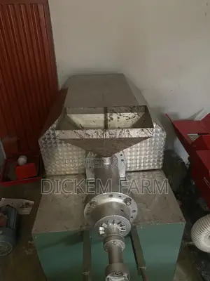 Floating Fish Feed Extruder Machine 600kg/Hr