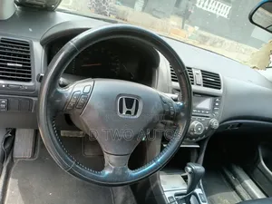 Honda Accord 2005 Silver