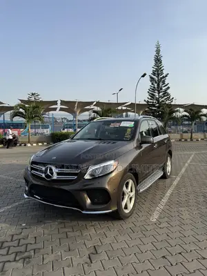 Mercedes-Benz GLE-Class 2018 Brown