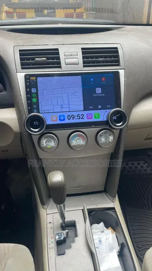 Camry 2007/2011 Two Nubs Navigation Apple Carplay Screen