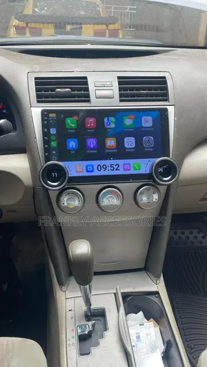 Camry 2007/2011 Two Nubs Navigation Apple Carplay Screen